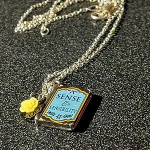 Sense and Sensibility Flower Necklace